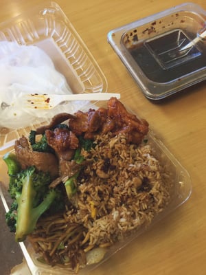 Photo of Lee's Garden - San Pablo, CA, United States. Hood Special #2, Fried Rice/Chow Mein+Hunan Chicken+Broccoli Beef. Gotta add sum of that hot chili oil nahtalmbout.
