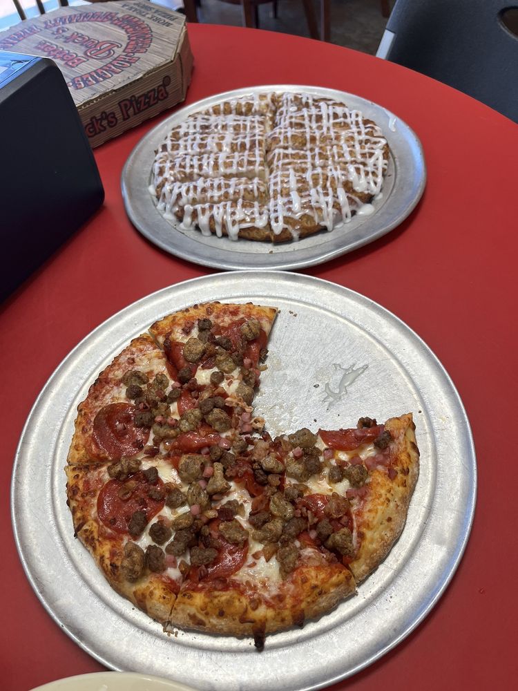Buck's Pizza