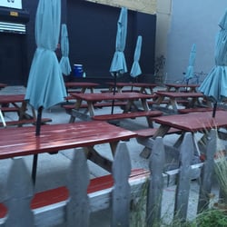 Crown Victoria - Brooklyn, NY, United States. Outdoor seating