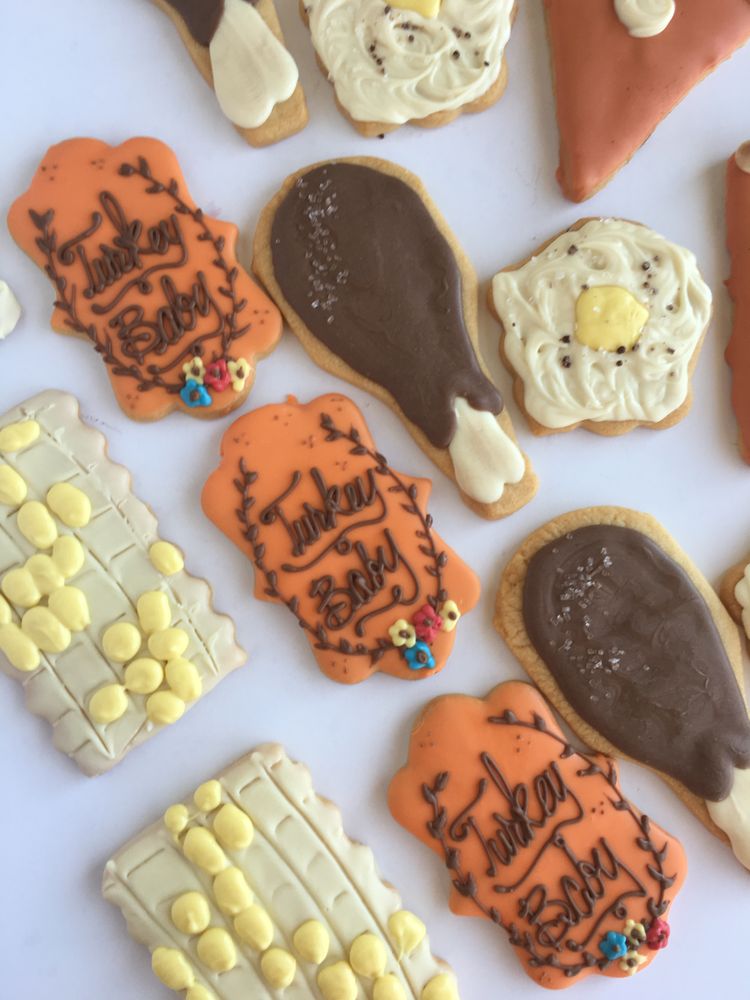 thanksgiving decorated sugar cookies