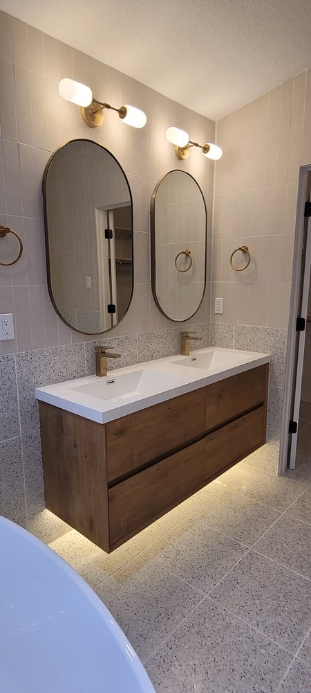 image of business Rojas Family Tile