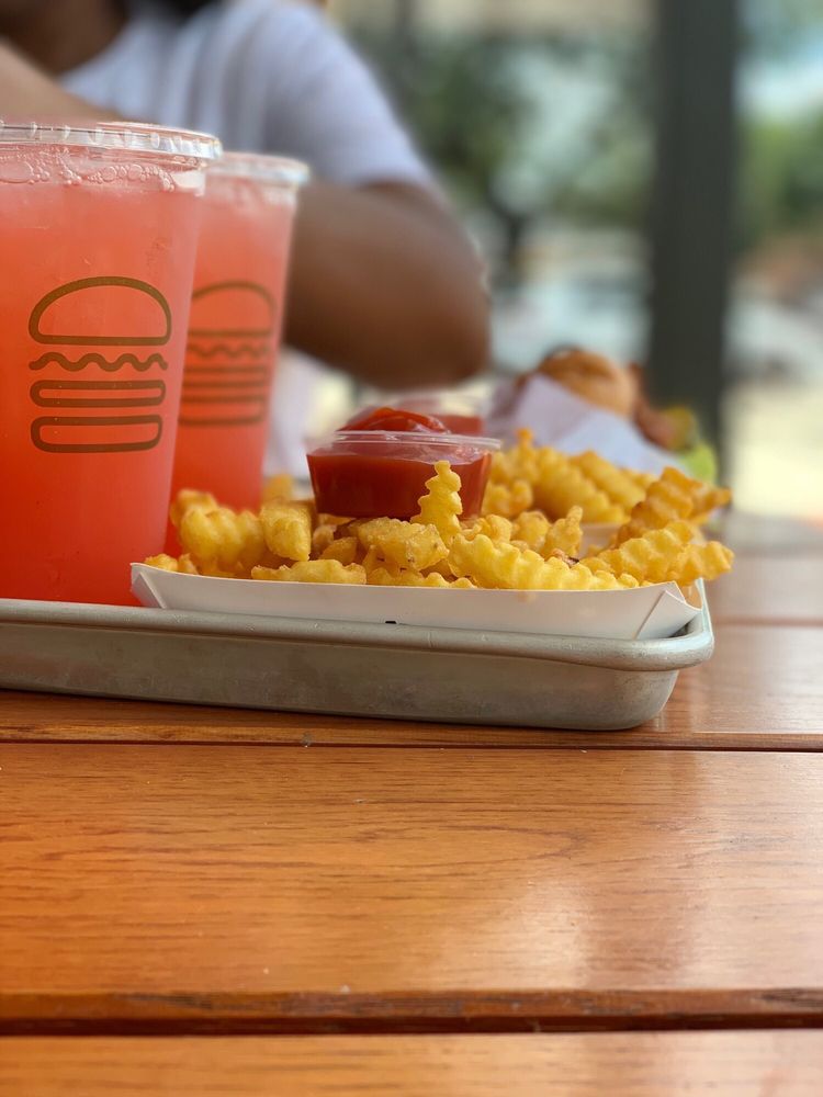 Shake Shack Dallas, Preston Royal Shake Shack Dallas, Preston Royal