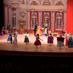 Best Dinner Show In Daytona Beach Fl Last Updated December 2018 The Peabody Daytona Beach