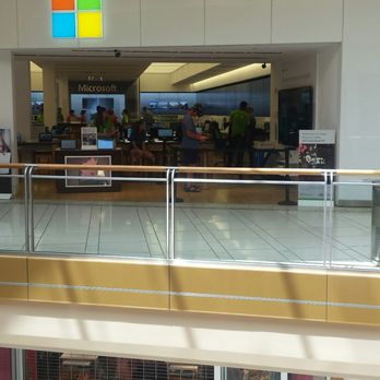microsoft store 11 photos 10 reviews electronics 2223 n w microsoft store reno