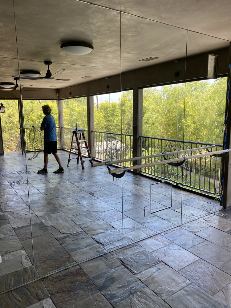 Quick's Glass & Doors