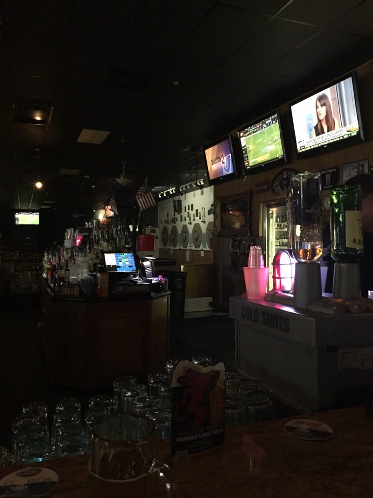 Island Breakers Billiards Sports Bar Sports Bars 950 N Courtenay