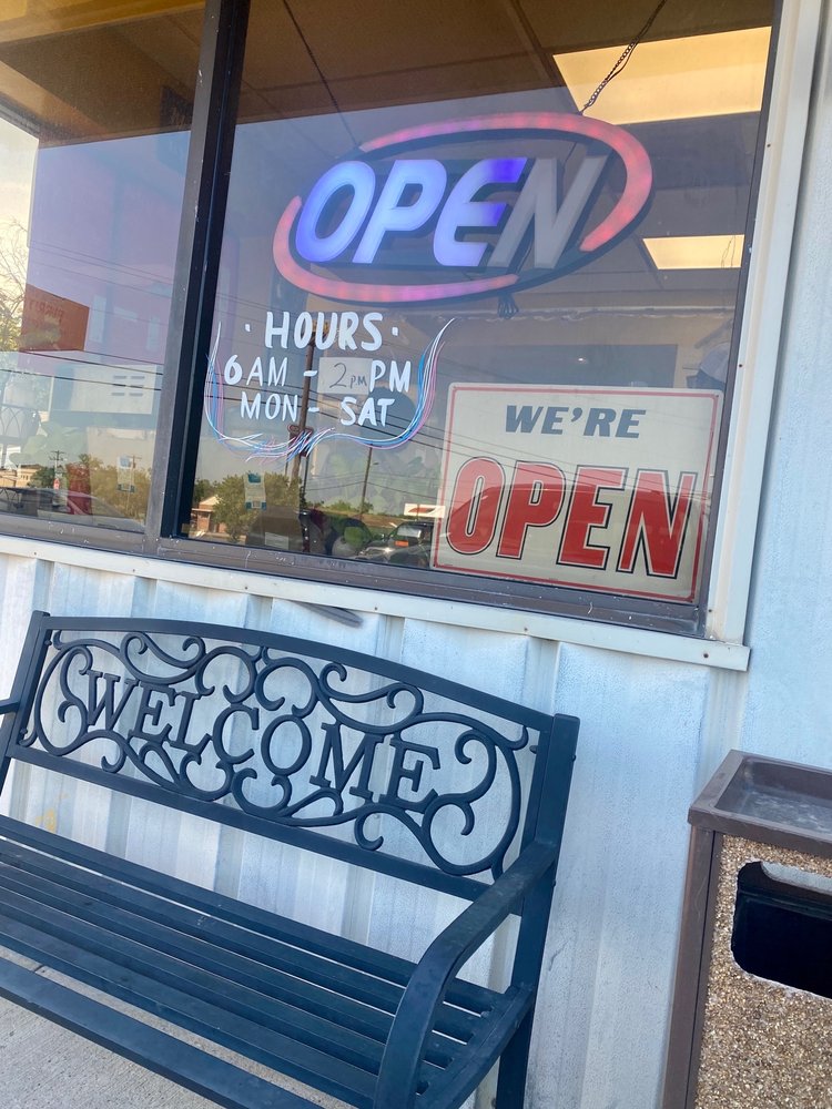 La Popular Bakery Burrito Stop