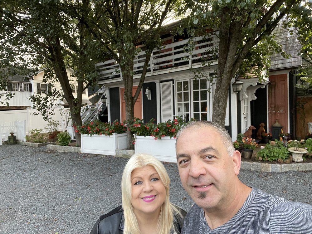 Porches on the Towpath - Bed & Breakfast