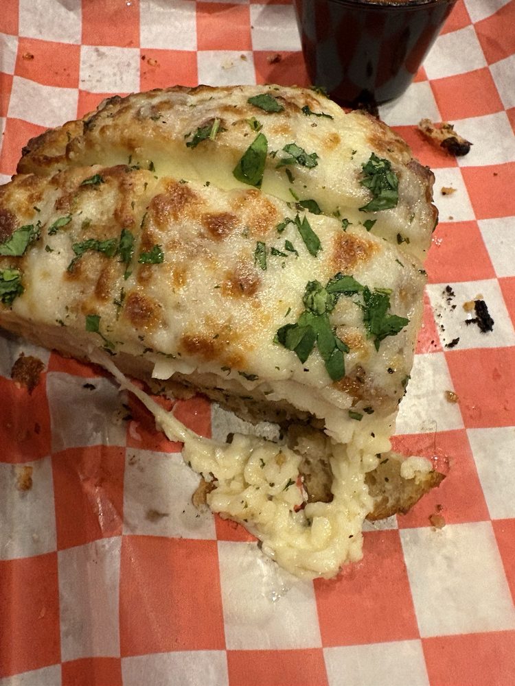 Sonny’s Pizzeria And Sports Bar Image