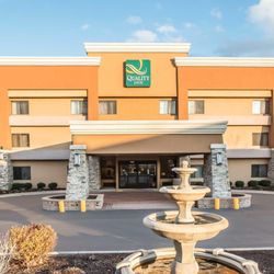 Quality Inn 17 Photos Hotels 2075 Barrington Rd Hoffman Photo Of Quality Inn Hoffman Estates Il United States