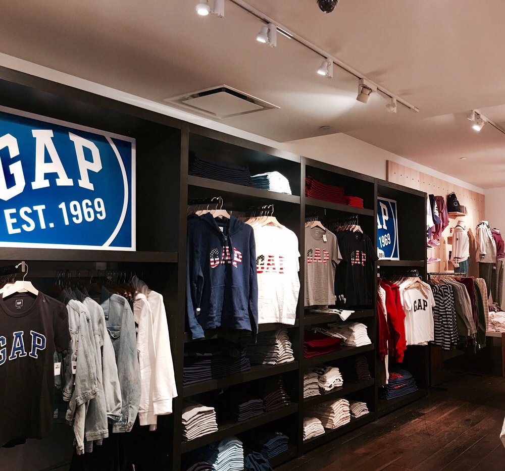 Gap 36 Photos & 54 Reviews Men's Clothing 60 West 34th St, Midtown West, New York, NY