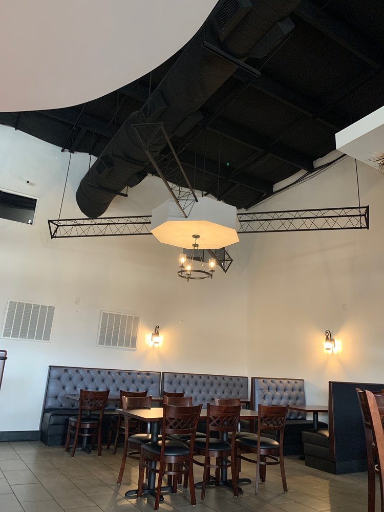 King Queen Caribbean Bar & Grill