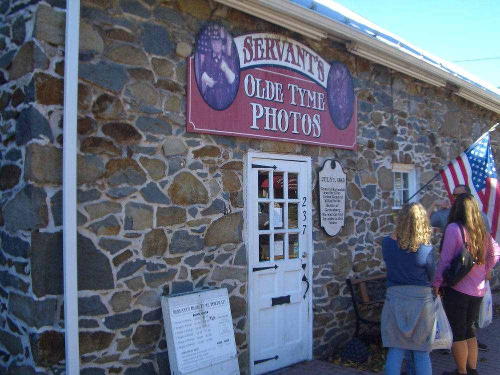 Servant's Olde Tyme Photos