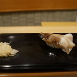 すきやばし次郎 - Chūō, 東京都, Japan. Cockle flesh, which recoiled to the touch. First time trying and loved it!