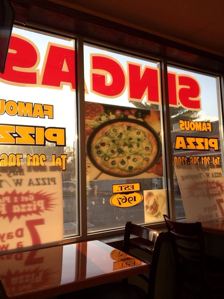 Singas Famous Pizza 13 Photos & 19 Reviews Pizza 95 Broadway