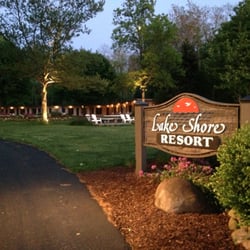 Lake Shore Resort - 11 Reviews - Hotels - 2885 Lakeshore Dr, Saugatuck