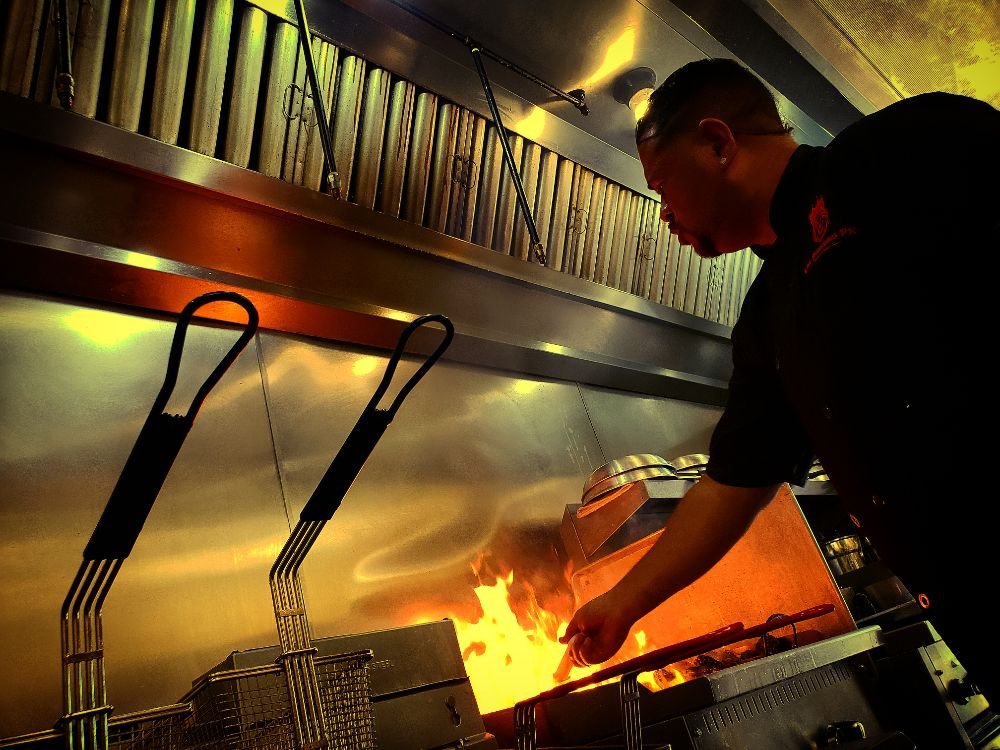 Los Poncenos PR Bar & Grill