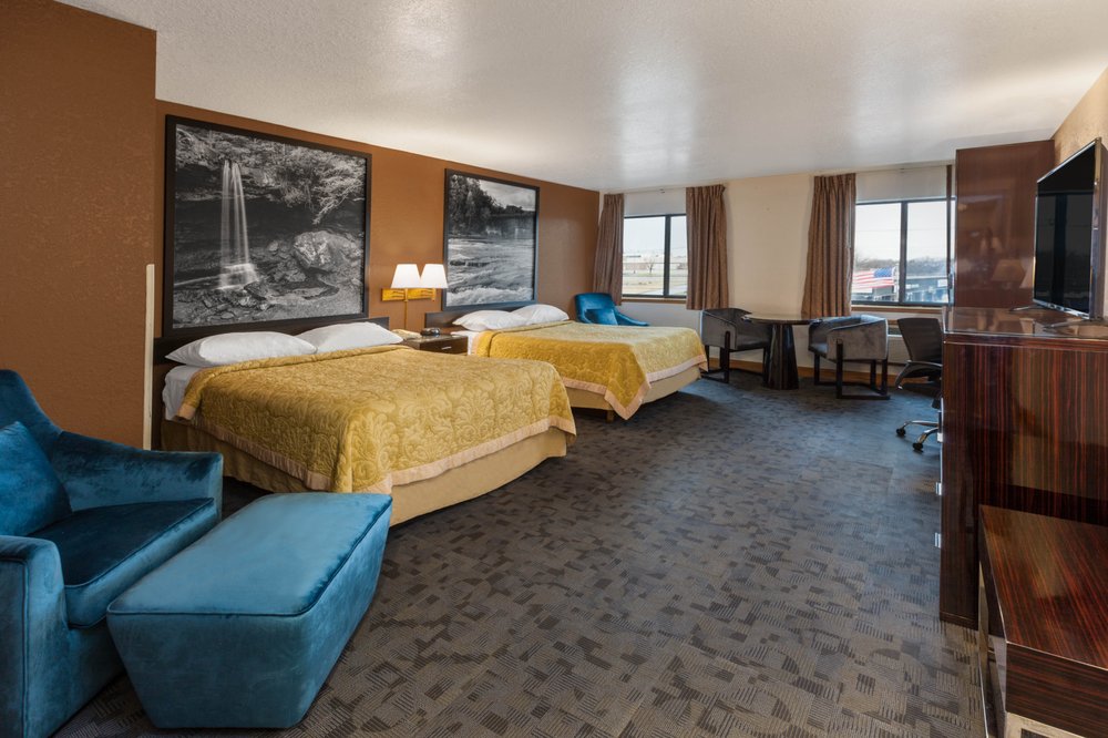 Super 8 by Wyndham Uniontown PA