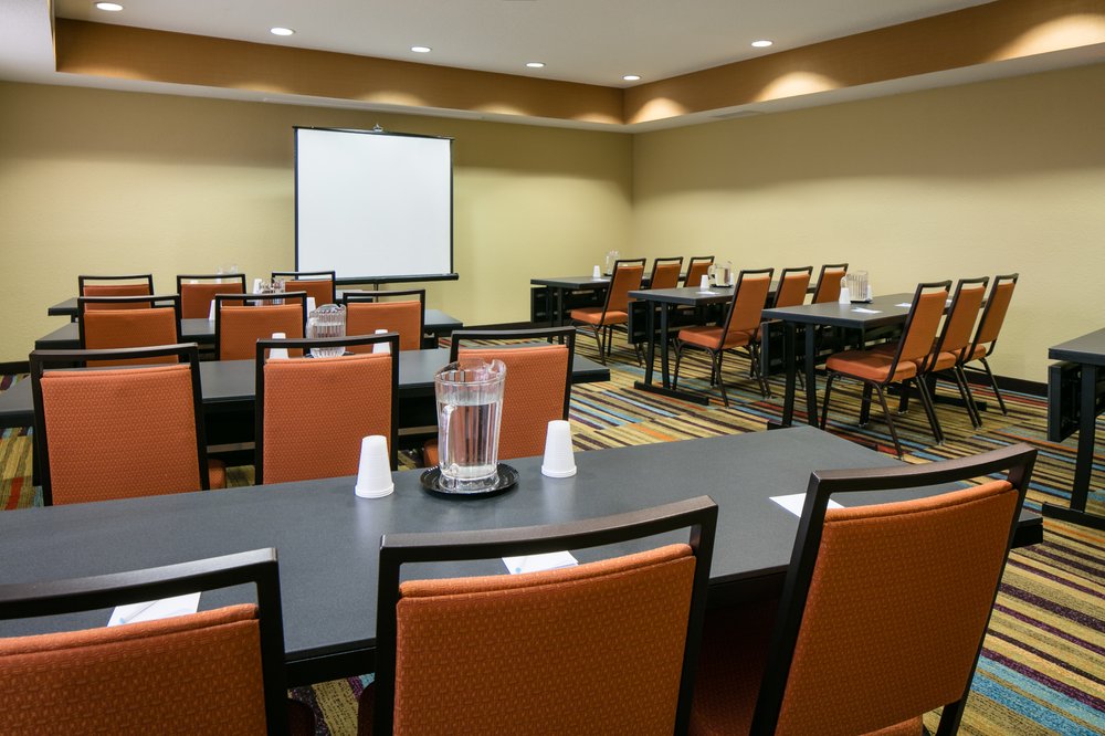 Fairfield Inn & Suites Kansas City Airport