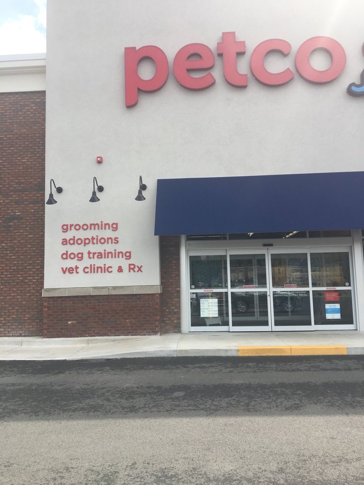 Petco Pet Stores 1150 S Main St, Englewood, OH, United States