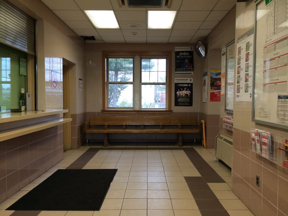 Manhasset LIRR Station