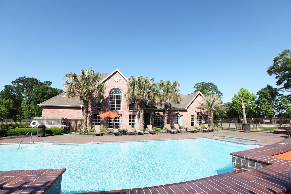 Lakeside Villas Apartments Apartments 2455 Weldwood Dr, Baton Rouge