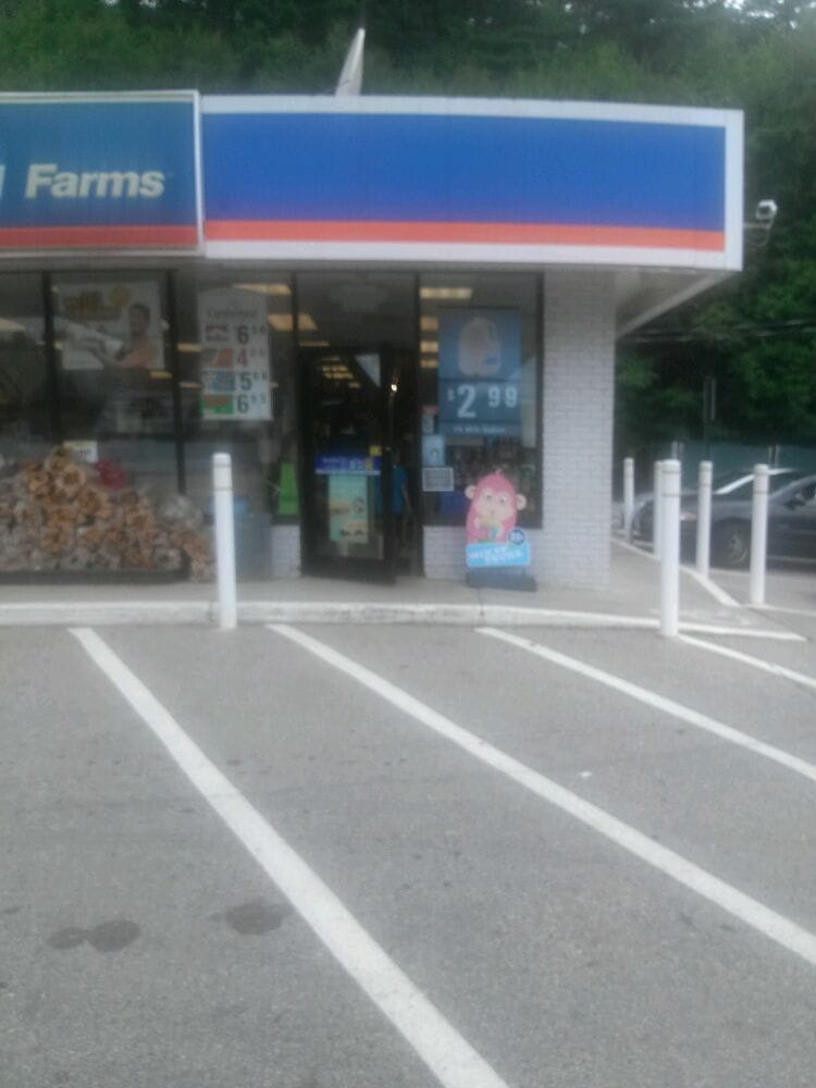 Cumberland Farms Convenience Stores 569 White Mountain Hwy, Milton