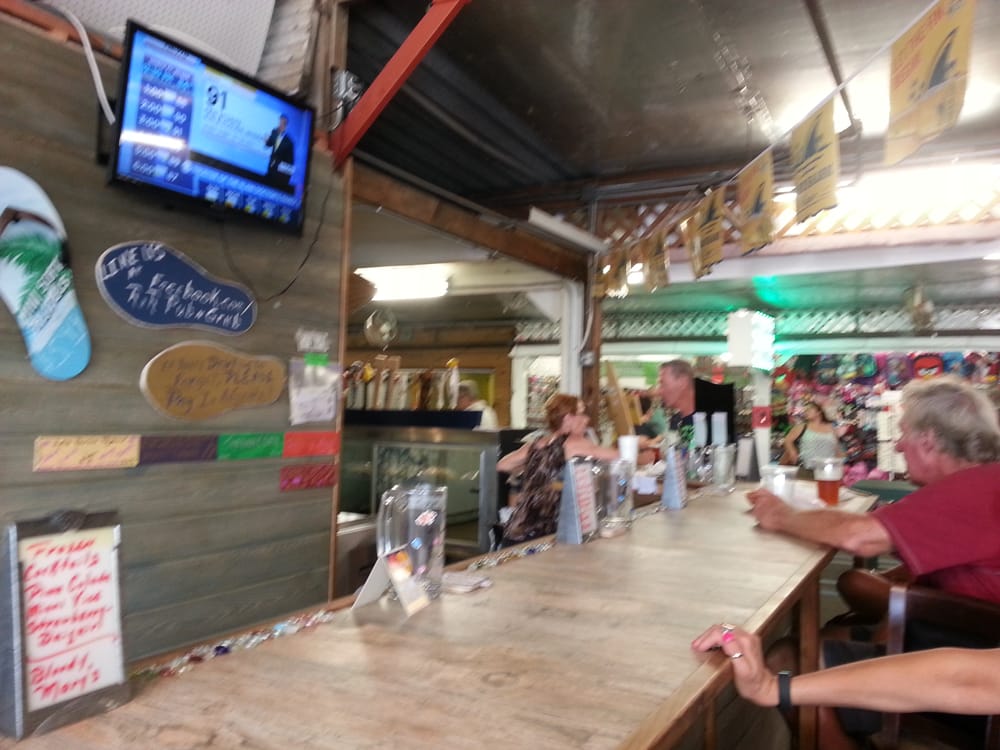 R&R Pub n Grub - American (New) - 4135 Martin Luther King Blvd, Fort