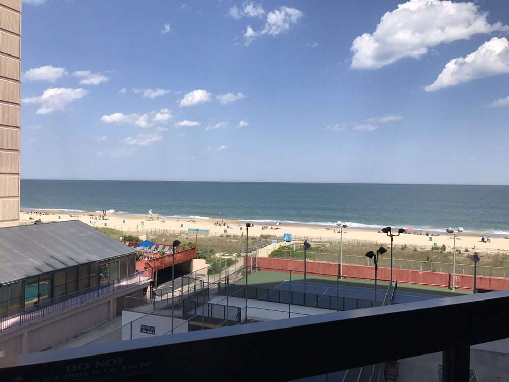 Golden Sands Club Condos 16 Photos & 10 Reviews Apartments 109TH