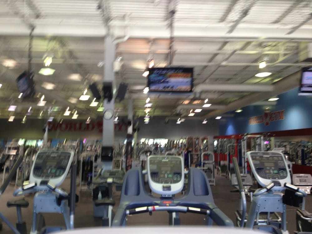 World Gym 11 Reviews Gyms 3450 Ridgeway Drive, Erin Mills