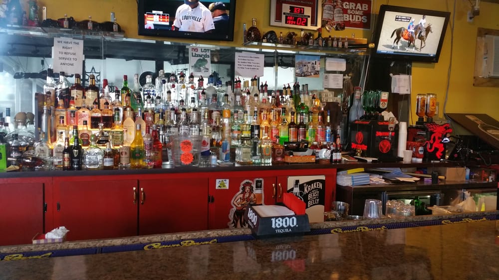 Danni's Sports Bar & Grill Image