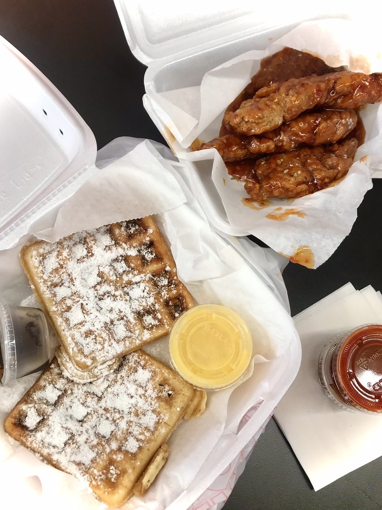 D-Boe’s Chicken & Waffles D-Boe’s Chicken & Waffles