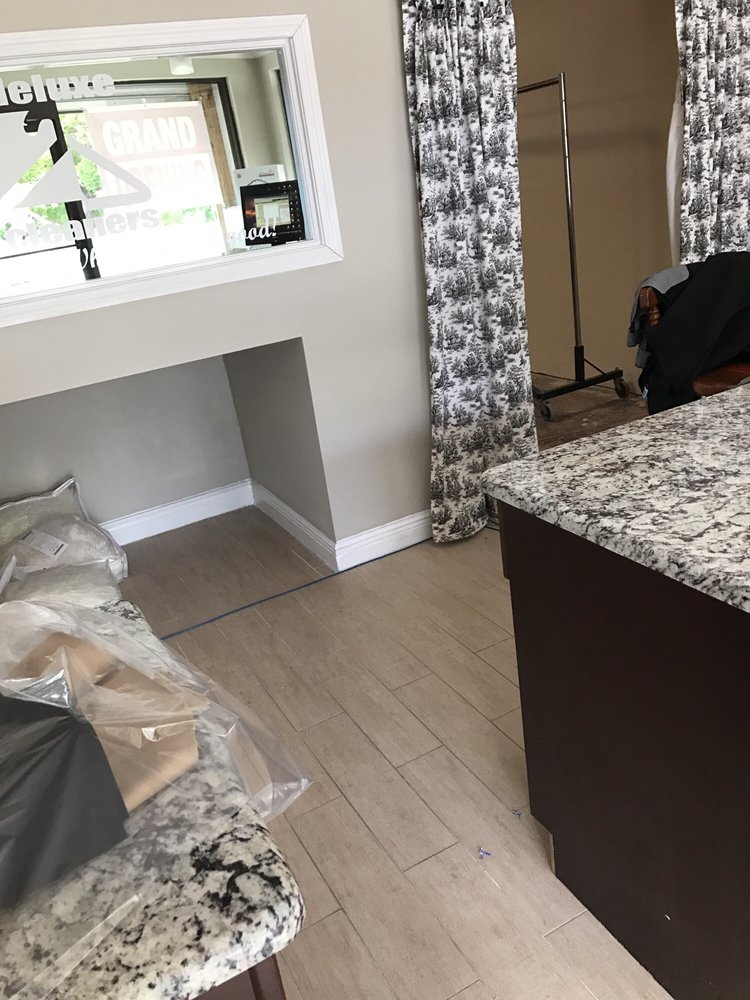 DeLuxe Cleaners