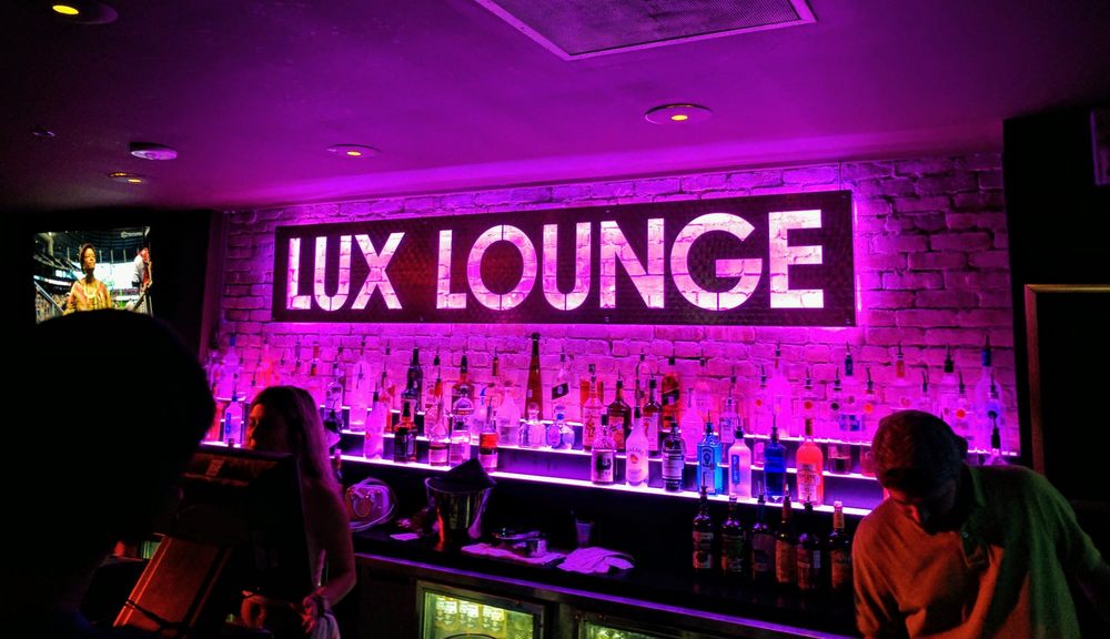 LUX 18 Photos & 25 Reviews Lounges 620 W 6th St, Market District