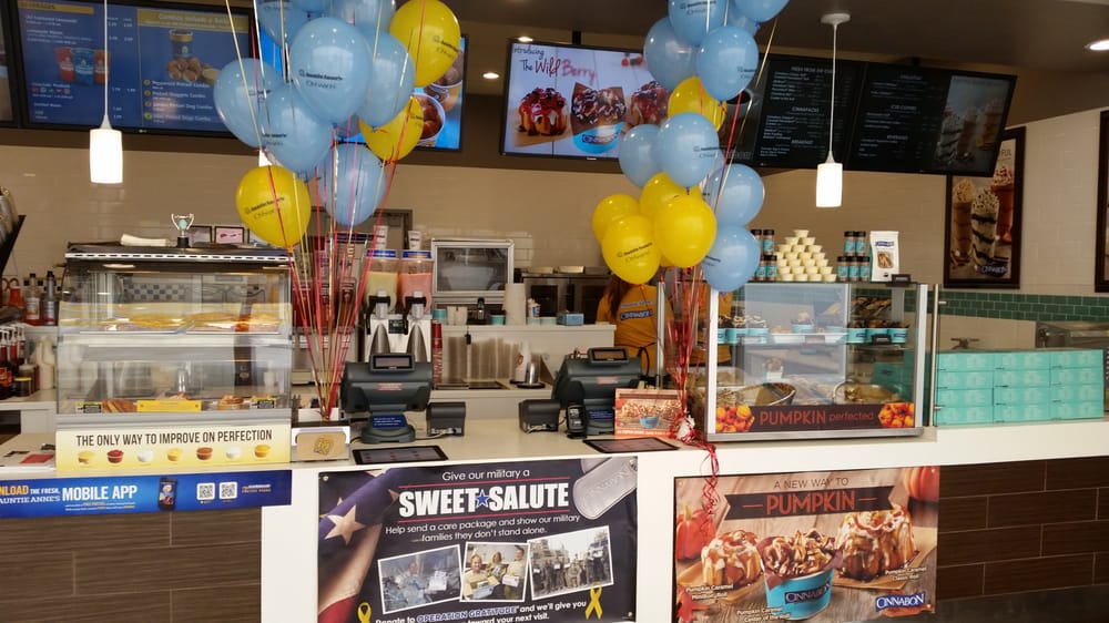 Cinnabon / Auntie Anne's Calexico