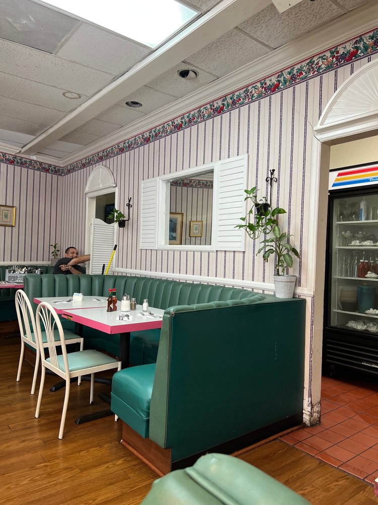 Mollies Country Kitchen