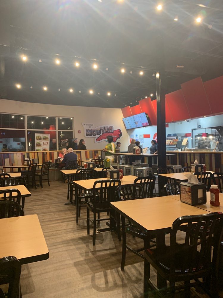 MOOYAH Burgers Fries & Shakes