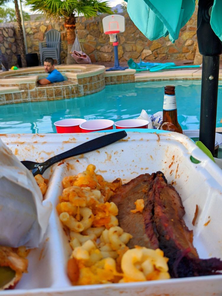 J'S Smokehouse Bbq