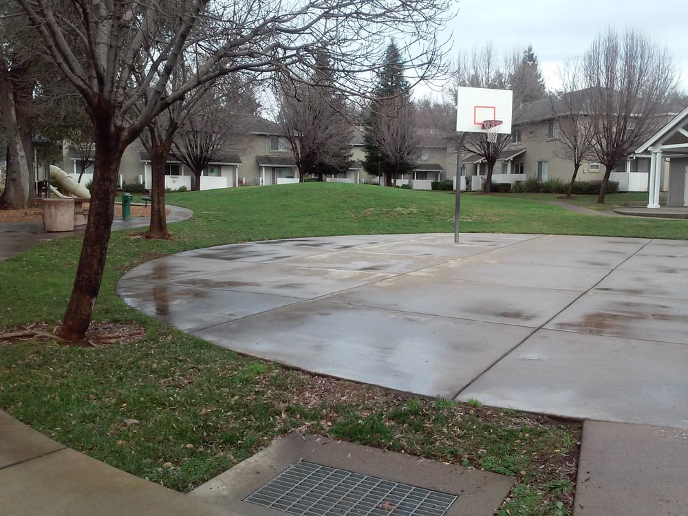 Laurel Glen Apts