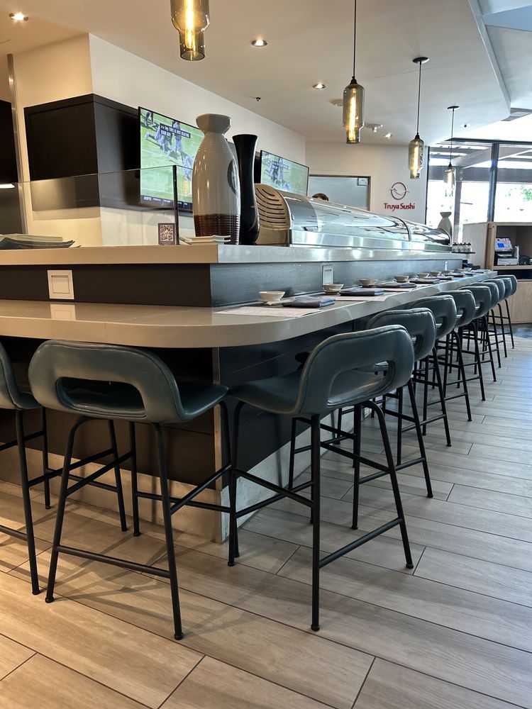 Evolution Bar & Cafe
