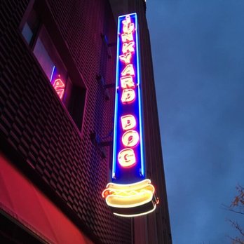 The Junkyard Dog - 25 Photos 