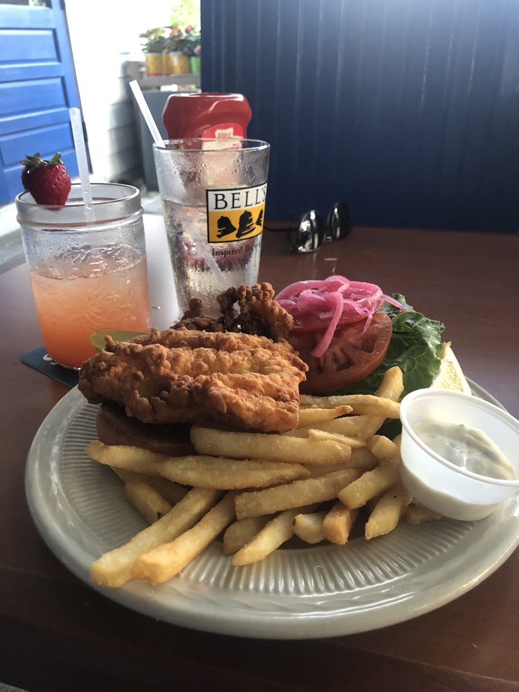 Stewart’s Seafood Restaurant & Tavern Photo