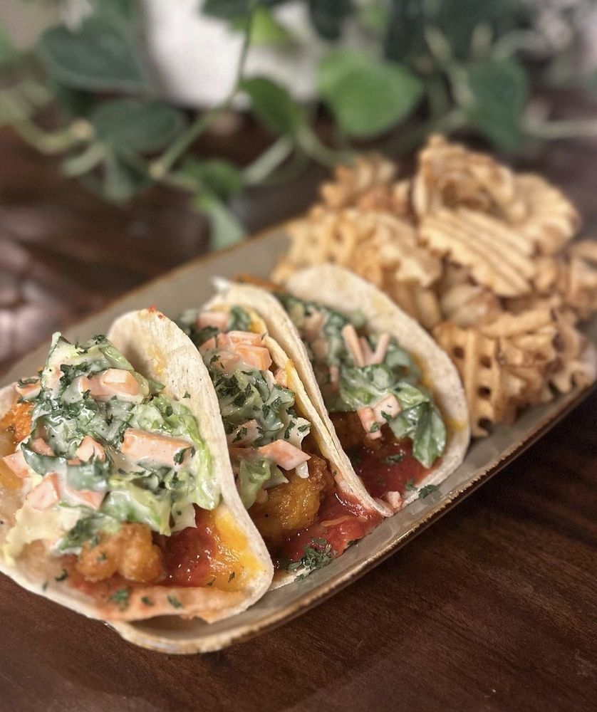 Dewey's Bar + Bistro