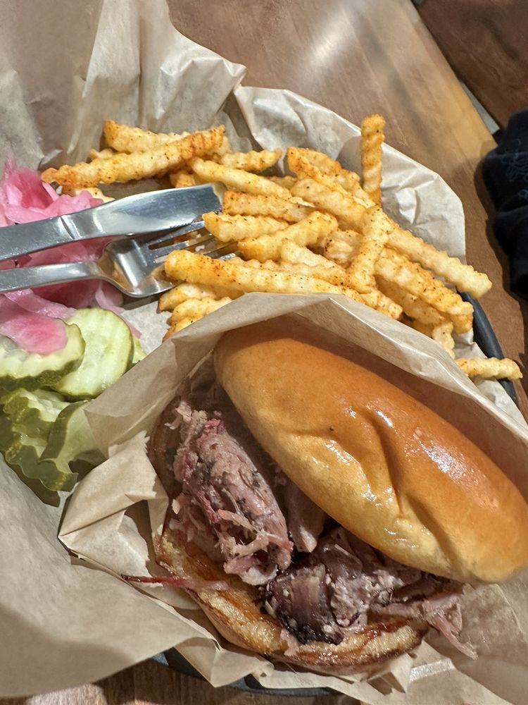 TT’s Brewery & Barbecue