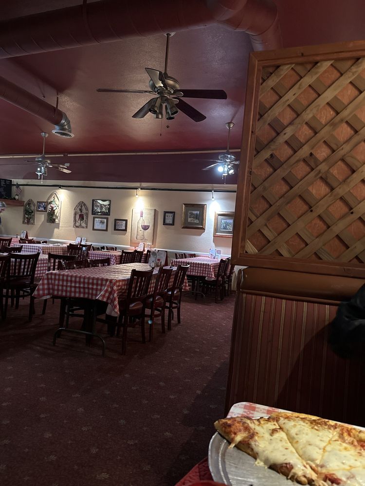 Filippi's Pizza Grotto - Norco