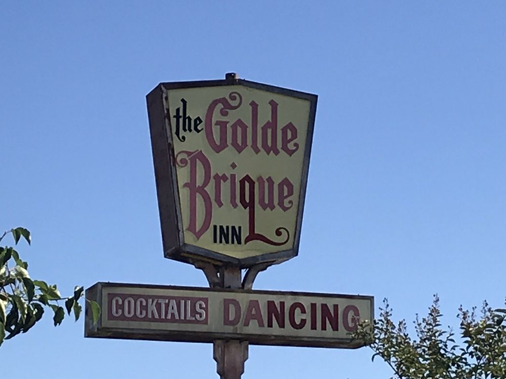 Golde Brique Inn