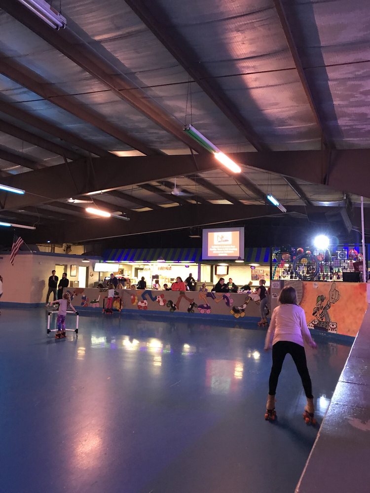 Traxside Skating 12 Photos Skating Rinks 637 S Kane St