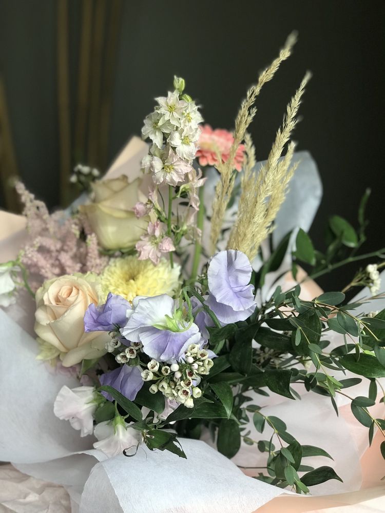 Cream Mint Florist