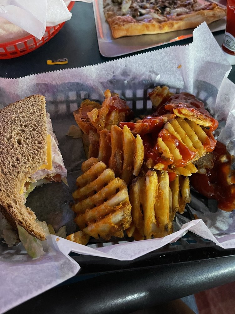 Amici's Pizza Sports Bar and Grill