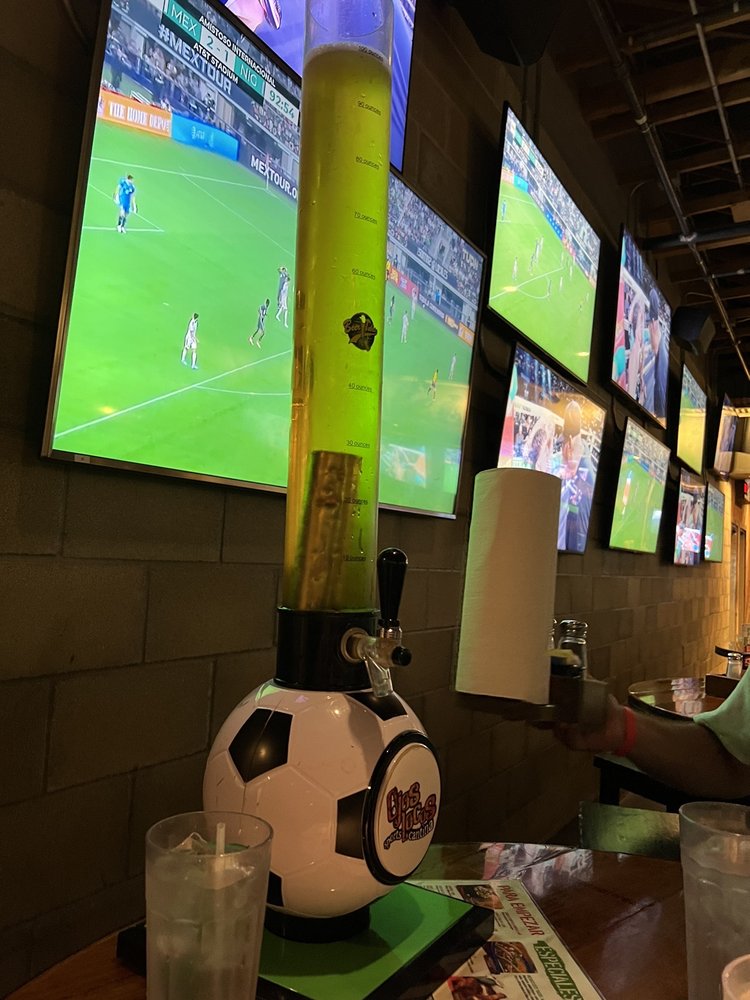 Ojos Locos Sports Cantina